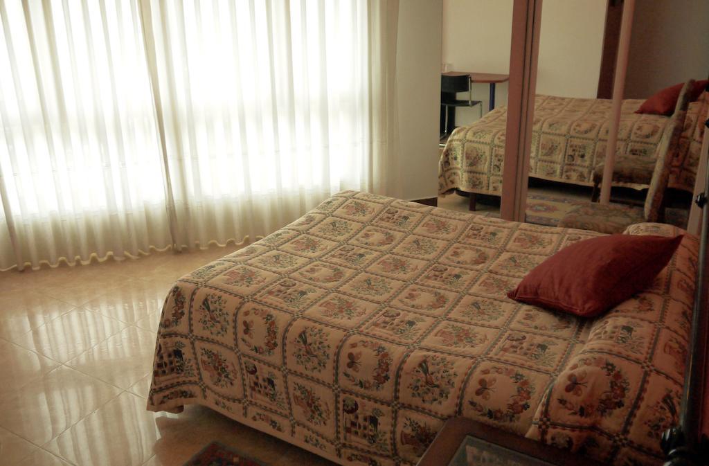 Hotel Lena Pola de Lena Szoba fotó