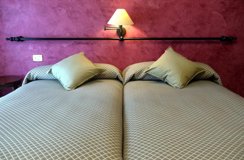 Hotel Lena Pola de Lena Szoba fotó