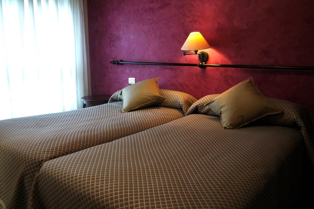 Hotel Lena Pola de Lena Szoba fotó